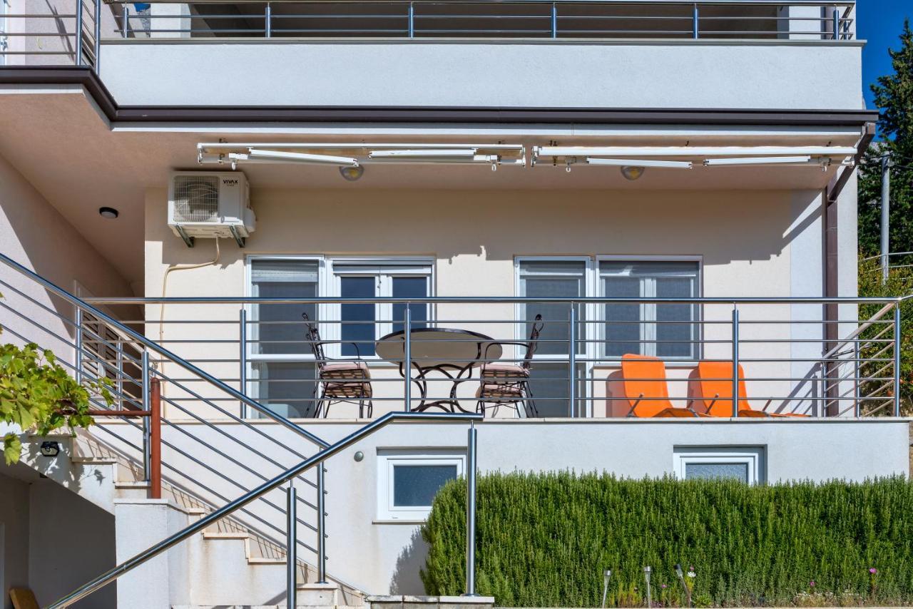 Pikolo Apartments Omis Tice Exterior photo
